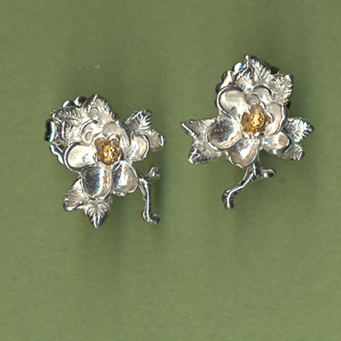 magnolia 2 tone tiny earrings